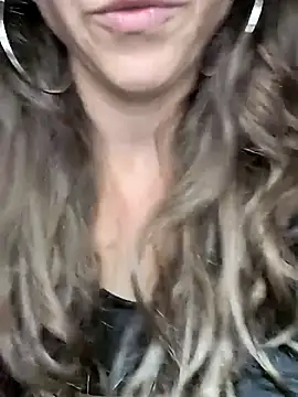 Snapshot of NickiiBianca chatting on 02-11-26, 01:16 NickiiBianca online show from 02-11-26, 01:16