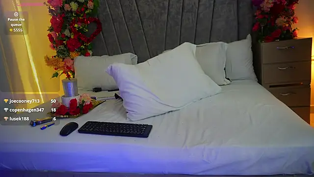 Snapshot of xkassandraxx chatting on 02-15-26, 07:51 xkassandraxx online show from 02-15-26, 07:51