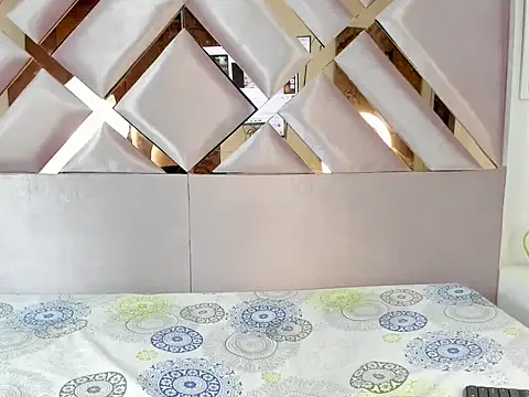 MiaKleinX online show from 03-06-26, 10:16