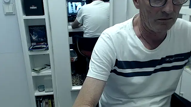 Snapshot of german_gay chatting on 08-06-26, 09:59 german gay online show from 08-06-26, 09:59
