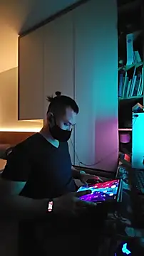 Snapshot of OnlyHand9x chatting on 02-24-26, 07:26 OnlyHand9x online show from 02-24-26, 07:26