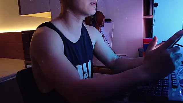 Snapshot of OnlyHand9x chatting on 07-15-26, 04:25 OnlyHand9x online show from 07-15-26, 04:25