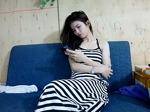 Snapshot of Navy_Vina chatting on 04-23-26, 06:09 Navy Vina online show from 04-23-26, 06:09