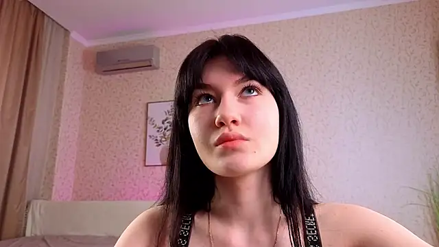 AveloriaLove online show from 02-01-26, 10:24