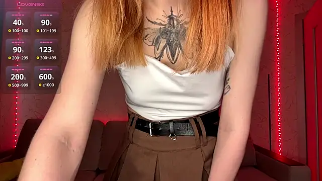Snapshot of BlondeBun chatting on 05-21-26, 04:15 BlondeBun online show from 05-21-26, 04:15