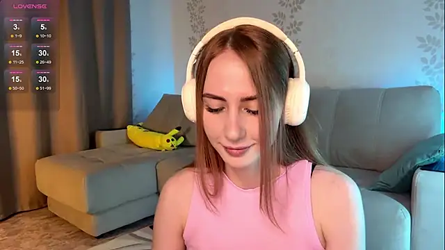 Snapshot of BlondeBun chatting on 02-24-26, 04:30 BlondeBun online show from 02-24-26, 04:30