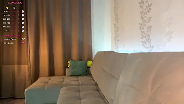 Snapshot of BlondeBun chatting on 01-18-26, 08:12 BlondeBun online show from 01-18-26, 08:12