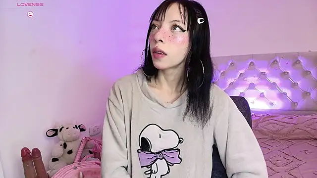 Snapshot of Diamond__cherry69 chatting on 04-30-26, 01:51 Diamond cherry69 online show from 04-30-26, 01:51