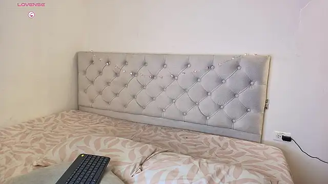 Snapshot of Diamond__cherry69 chatting on 02-16-26, 01:43 Diamond cherry69 online show from 02-16-26, 01:43