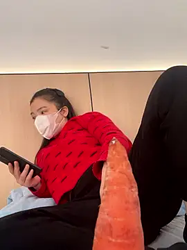 Faded pink online show from 01-13-26, 02:37