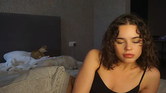 Snapshot of linclars chatting on 05-26-26, 01:20 linclars online show from 05-26-26, 01:20