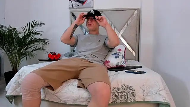 Liam saint online show from 02-24-26, 12:17