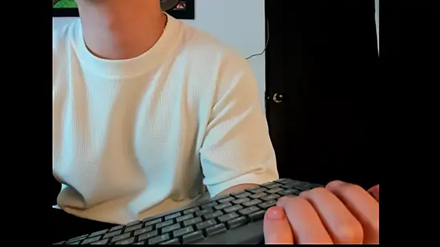 Liam saint online show from 06-25-26, 12:21