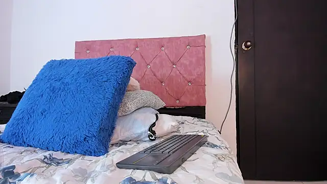Liam saint online show from 07-14-26, 01:39