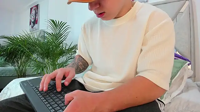 Liam saint online show from 03-20-26, 12:17