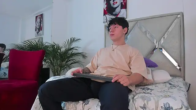 Liam saint online show from 03-05-26, 01:30