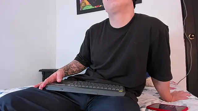 Liam saint online show from 06-30-26, 01:00