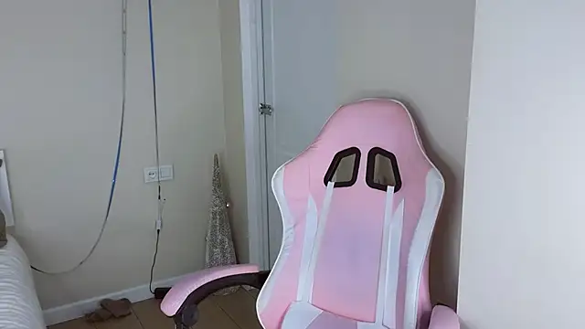 jasmilee online show from 03-10-26, 07:18