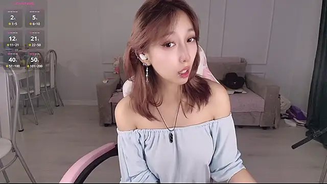 jasmilee online show from 06-21-26, 02:56