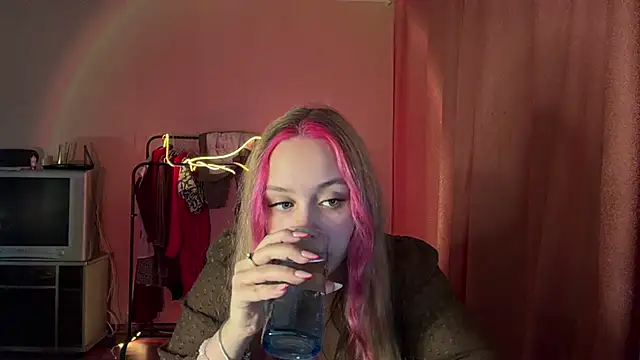 Snapshot of ZoraDearmon chatting on 02-06-26, 09:11 ZoraDearmon online show from 02-06-26, 09:11