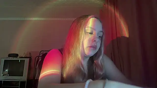 Snapshot of ZoraDearmon chatting on 01-18-26, 10:13 ZoraDearmon online show from 01-18-26, 10:13