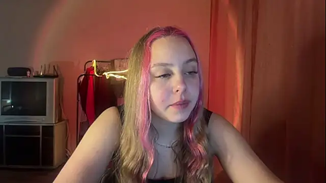 Snapshot of ZoraDearmon chatting on 02-09-26, 09:24 ZoraDearmon online show from 02-09-26, 09:24