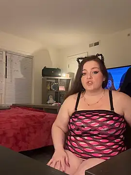 Snapshot of KittyCreamKisses chatting on 07-25-26, 05:37 KittyCreamKisses online show from 07-25-26, 05:37