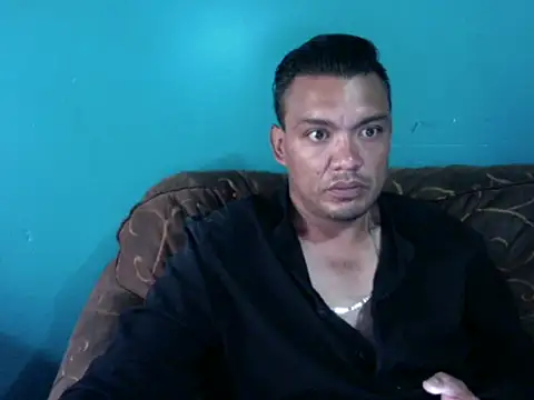 Snapshot of latinomoreno95 chatting on 05-17-26, 09:04 latinomoreno95 online show from 05-17-26, 09:04