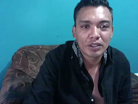 Snapshot of latinomoreno95 chatting on 04-06-26, 09:05 latinomoreno95 online show from 04-06-26, 09:05