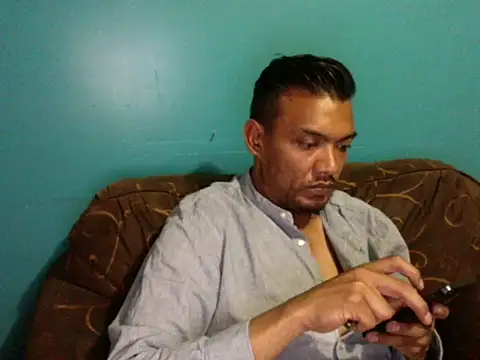 Snapshot of latinomoreno95 chatting on 05-05-26, 12:24 latinomoreno95 online show from 05-05-26, 12:24