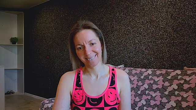 Amanda Luxe online show from 03-25-26, 02:55