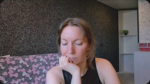 Snapshot of Amanda_Luxe chatting on 07-17-26, 02:20 Amanda Luxe online show from 07-17-26, 02:20