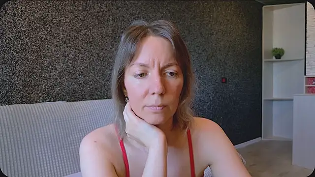 Snapshot of Amanda_Luxe chatting on 07-02-26, 02:34 Amanda Luxe online show from 07-02-26, 02:34