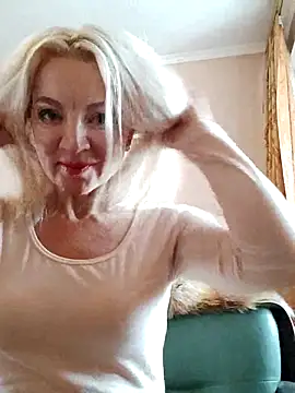 Snapshot of MiraStar984 chatting on 02-09-26, 11:41 MiraStar984 online show from 02-09-26, 11:41