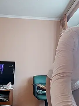 Snapshot of MiraStar984 chatting on 02-11-26, 01:22 MiraStar984 online show from 02-11-26, 01:22