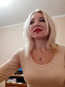 Snapshot of MiraStar984 chatting on 02-24-26, 04:30 MiraStar984 online show from 02-24-26, 04:30