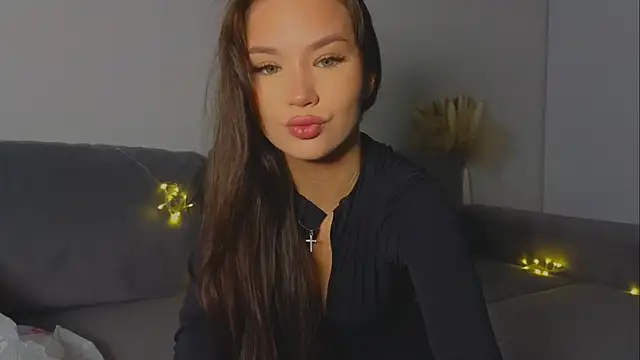 EmiDroll online show from 02-21-26, 11:45