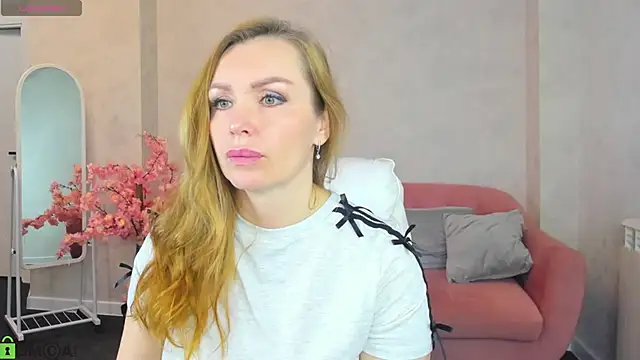 Snapshot of Marie_Hayes chatting on 05-11-26, 12:56 Marie Hayes online show from 05-11-26, 12:56