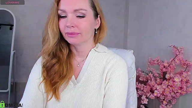 Snapshot of Marie_Hayes chatting on 05-25-26, 01:27 Marie Hayes online show from 05-25-26, 01:27