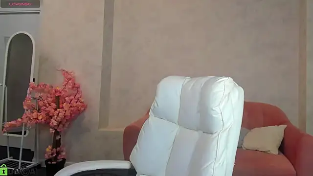 Snapshot of Marie_Hayes chatting on 05-20-26, 01:13 Marie Hayes online show from 05-20-26, 01:13
