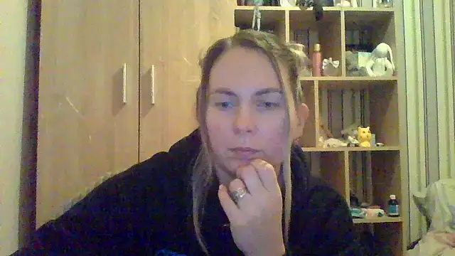 Snapshot of VikiLove765 chatting on 02-12-26, 07:02 VikiLove765 online show from 02-12-26, 07:02