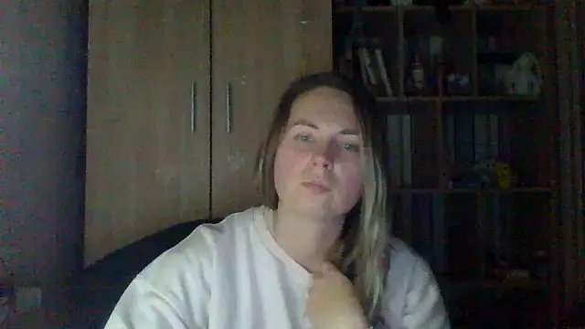 Snapshot of VikiLove765 chatting on 02-06-26, 05:42 VikiLove765 online show from 02-06-26, 05:42