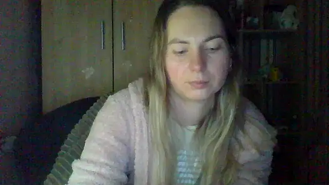 Snapshot of VikiLove765 chatting on 02-14-26, 02:23 VikiLove765 online show from 02-14-26, 02:23