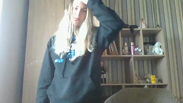 Snapshot of VikiLove765 chatting on 02-13-26, 07:08 VikiLove765 online show from 02-13-26, 07:08