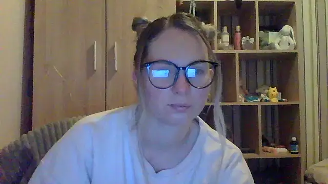 Snapshot of VikiLove765 chatting on 02-08-26, 09:45 VikiLove765 online show from 02-08-26, 09:45