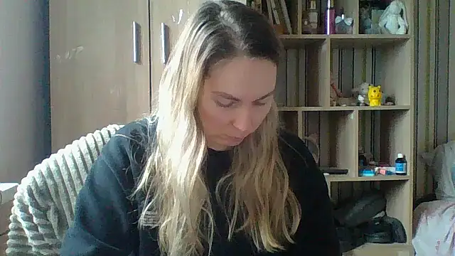 Snapshot of VikiLove765 chatting on 02-16-26, 08:57 VikiLove765 online show from 02-16-26, 08:57