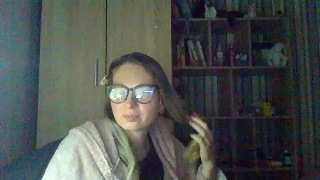 Snapshot of VikiLove765 chatting on 02-01-26, 10:19 VikiLove765 online show from 02-01-26, 10:19