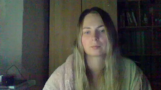 Snapshot of VikiLove765 chatting on 02-26-26, 07:36 VikiLove765 online show from 02-26-26, 07:36