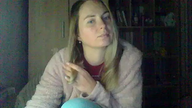 Snapshot of VikiLove765 chatting on 02-16-26, 10:29 VikiLove765 online show from 02-16-26, 10:29