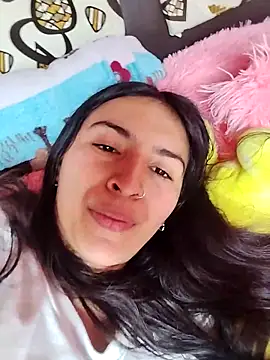 Snapshot of Emily_Gree chatting on 01-06-26, 05:06 Emily Gree online show from 01-06-26, 05:06